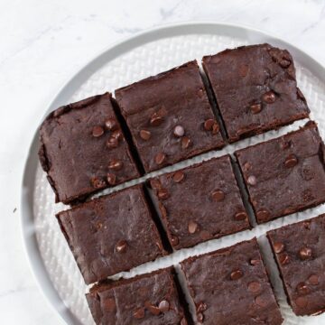 healthy brownie recipe sweetened with date sugar